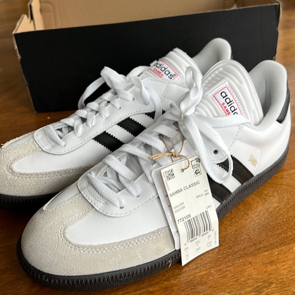 Adidas Samba Classic.   Size 10.   NWT